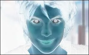 Quel regard perant ! Mais qui est cette belle actrice ?