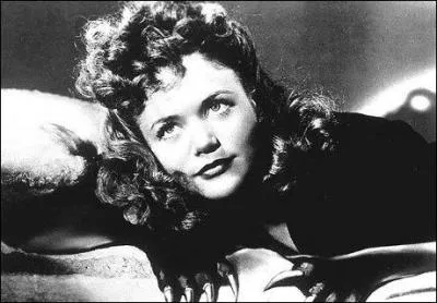 Encore un classique du genre ralis cette fois par Jacques Tourneur en 1942. Dans ce film, une jeune femme amoureuse d'un ingnieur naval se transforme en panthre. C'est :