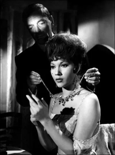 L'Espagne n'est pas en reste avec ce film de 1962 sans doute le plus connu de Jess Franco et pour lequel il s'est inspir des 'Yeux sans visage' de Georges Franju. C'est :