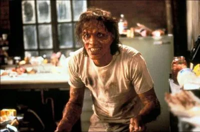 Le mme ralisateur met en scne en 1986, la mutation physique et psychologique d'un homme en insecte. Ce film remake d'un film de 1958, s'intitule :