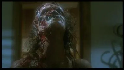 L'anne suivante, Joe Dante rvolutionne le thme du loup-garou avec ce film qui s'intitule :