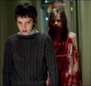 Film amricain de 2010 racontant l'histoire d'un jeune garon de douze ans, qui se lie d'une forte amiti avec une enfant vampire. C'est :