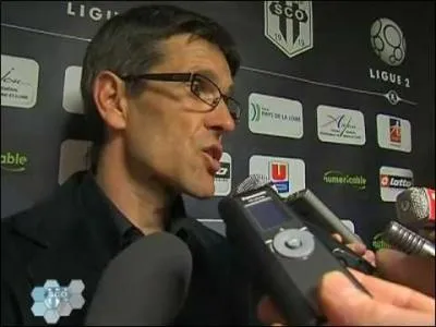 Jean-Louis Garcia entrane lequel de ces clubs ci-dessous ?