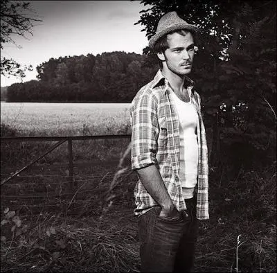 Pourquoi Stan quitte Paris  la fin de la saison 4 ?