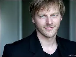 Dirigeant d'une entreprise, ancien patron de Mlanie, ex de Thomas !