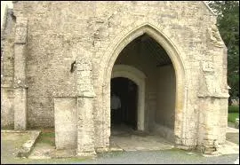 Le narthex c'est l'endroit o :