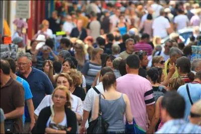 Combien d'habitants compte environ le dpartement ?