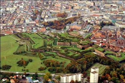 Belfort, cette ville se situe-t-elle en France ou en Italie ?