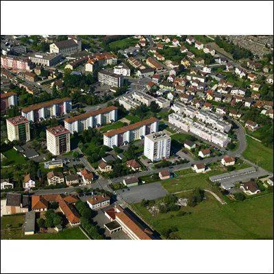Sochaux, cette ville se situe-t-elle en France ou en Italie ?