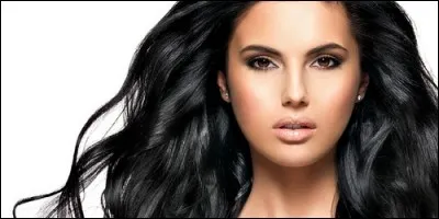 Combien de cheveux compte une chevelure noire en moyenne ?