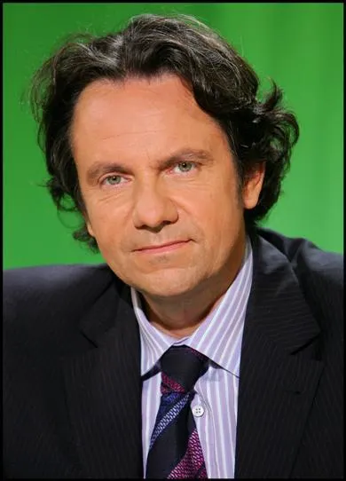 Secrtaire d'Etat charg du commerce, de l'artisanat, des petites et moyennes entreprises, c'est :