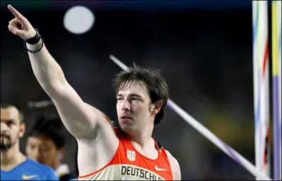 Au lancer du javelot, c'est l'allemand Matthias de Zordo qui a empoch l'or avec un lancer ...