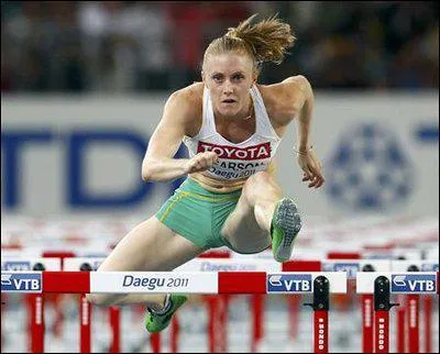 Lors de la finale du 100m haies fminin, c'est Sally Pearson qui s'est impose en 12'28. Quelle est sa nationalit ?