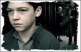 Lorsque le professeur Dumbledore est venu lui annoncer qu'il tait un sorcier et qu'il lui a propos de l'aider  faire les courses sur le chemin de Traverse, qu' a rpondu le futur Voldemort ?