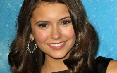 Comment s'appelle son personnage dans ' Vampire Diaries ' ?