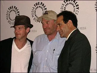 Aprs le djeuner, hop, dans le fauteuil o je zappe et tombe sur Monk, mais sur quelle chaine ?