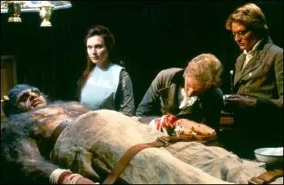 Je suis un film de Terence Fisher, sorti en 1957, le premier film de la saga Frankenstein :