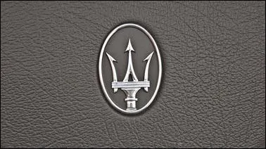 Quelle est cette marque de voiture ?