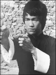 Il crache le feu dans les lgendes !