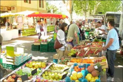 Il a chant les Marchs de...