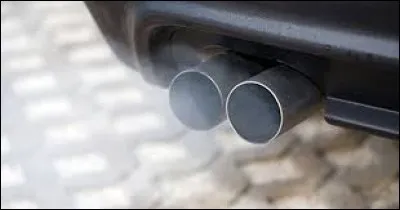 Si vous avez le tuyau d'échappement près du gazon, vous êtes sûrement à...