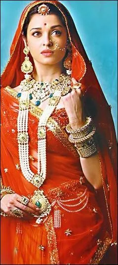 Dans quel film bollywoodien Aishwarya Rai joue-t-elle une princesse hindoue en compagnie de Hrithik Roshan ?