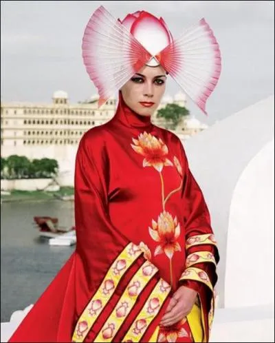 Dans quel film du visionnaire Tarsem Singh peut-on voir Justine Waddell dans ce majestueux costume ?