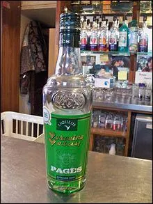 La Verveine du Velay est une liqueur dont l'laboration est faite  partir de __ plantes.