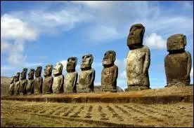 Vous connaissez tous cette le et ses statues, mais de quel pays dpend-elle ?