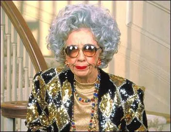 Yeta est la grand-mre excentrique de Fran Fine. Dans quelle srie amricaine ?