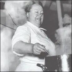 Dans quelle grande ville franaise se trouve le restaurant de ' La Mre Brazier' ?