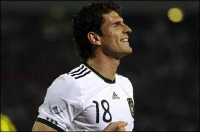 Il a termin meilleur buteur du dernier championnat allemand, c'est...