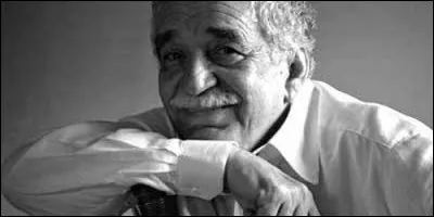 Comment s'appelle l'écrivain colombien, auteur d'une vaste chronique imaginaire, où le réalisme se mèle au fantastique, qui a obtenu le Prix Nobel de Littérature en 1982 ?