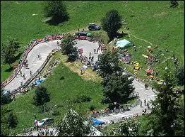 Quel sommet du tour de france est surnomm ' La montagne des hollandais ' ?