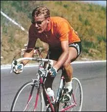 Vainqueur du tour en 1968, il est le premier nerlandais a ramener la tunique jaune  Paris :