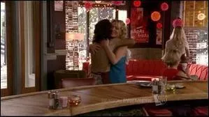 Comment s'appelle l'entreprise que Karen et Deb grent ensemble ?