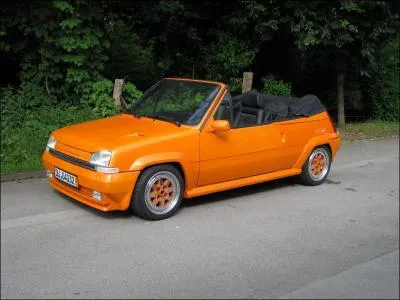 Ce cabriolet est ... .