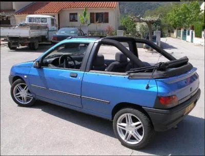 Ce cabriolet est ... .