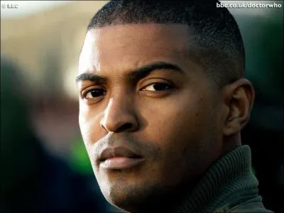 Comment s'appelait le copain de Rose, dans la saison 1 ?