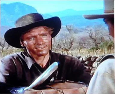 Il joue le rle de Joe Erin dans 'Vera Cruz' en 1954 sous la direction de Robert Aldrich.