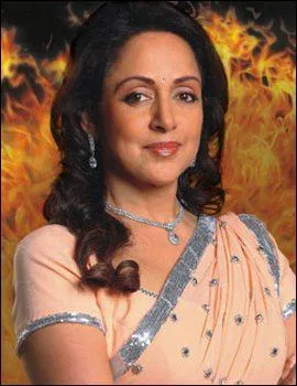 Je suis danseuse en plus d'tre actrice. Je suis aussi engage en politique. Je suis Pooja Malhotra dans 'Baghban'. Qui suis-je ?