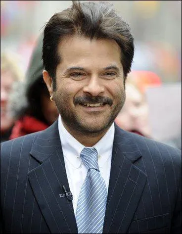 Mon pre et mon frre sont des producteurs renomms. Je suis Vinay Malhotra dans 'Salaam-E-Ishq'. Qui suis-je ?