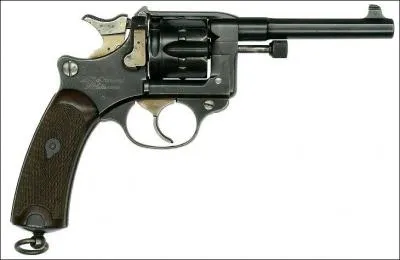 Quel est ce rvolver franais ?