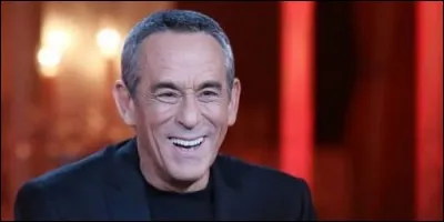 Quel présentateur, né en 1949, commence sa carrière dans la publicité avant de produire des émissions et de connaître le succès avec "Lunettes noires pour nuits blanches" et "Tout le monde en parle" ?