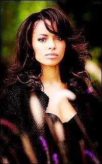 Qui joue le rle de Bonnie Bennett ?