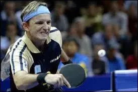 C'est un des meilleurs pongistes au monde, comment s'appelle-t-il ?