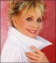 Qui est cette chanteuse et actrice belge qui garde la pche ?