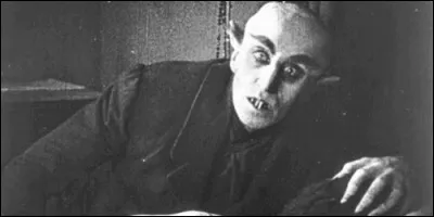 Qui est le réalisateur de "Nosferatu", tourné en 1922 ?