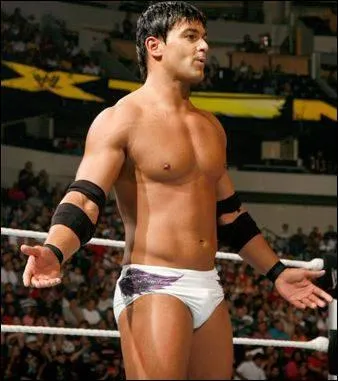 Dans quel quipe a t-il commencer ces dbut a la Wwe ?