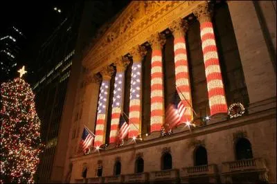 Quelle agence de notation a dgrad, pour la premire fois, la note des Etats-Unis en raison des mauvaises perspectives de leur dette publique ?